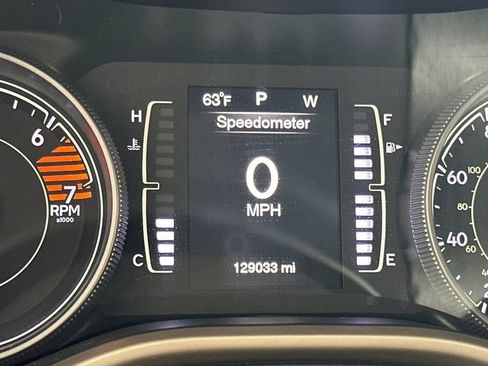 Used 2016 Jeep Cherokee Sport FWD image 27