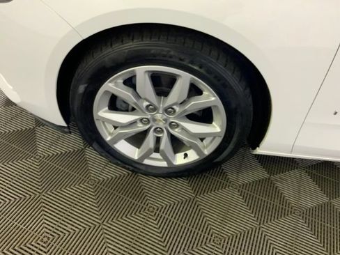 Used 2018 Chevrolet Impala LT FWD image 38