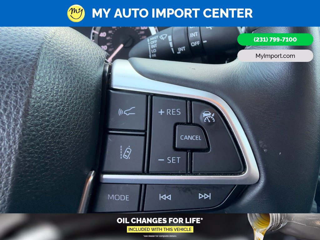 Used 2023 Toyota Highlander XLE AWD/4WD image 15