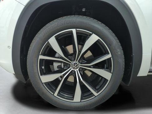 New 2026 Volkswagen Atlas SEL Premium R-Line image 48