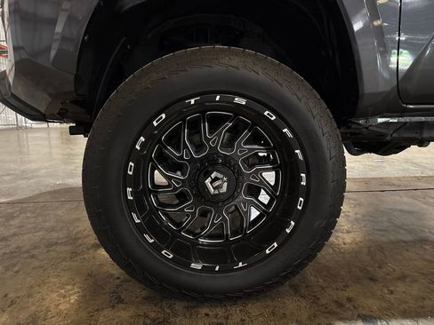 Used 2021 Toyota Tacoma SR5 w/ Technology Package image 26