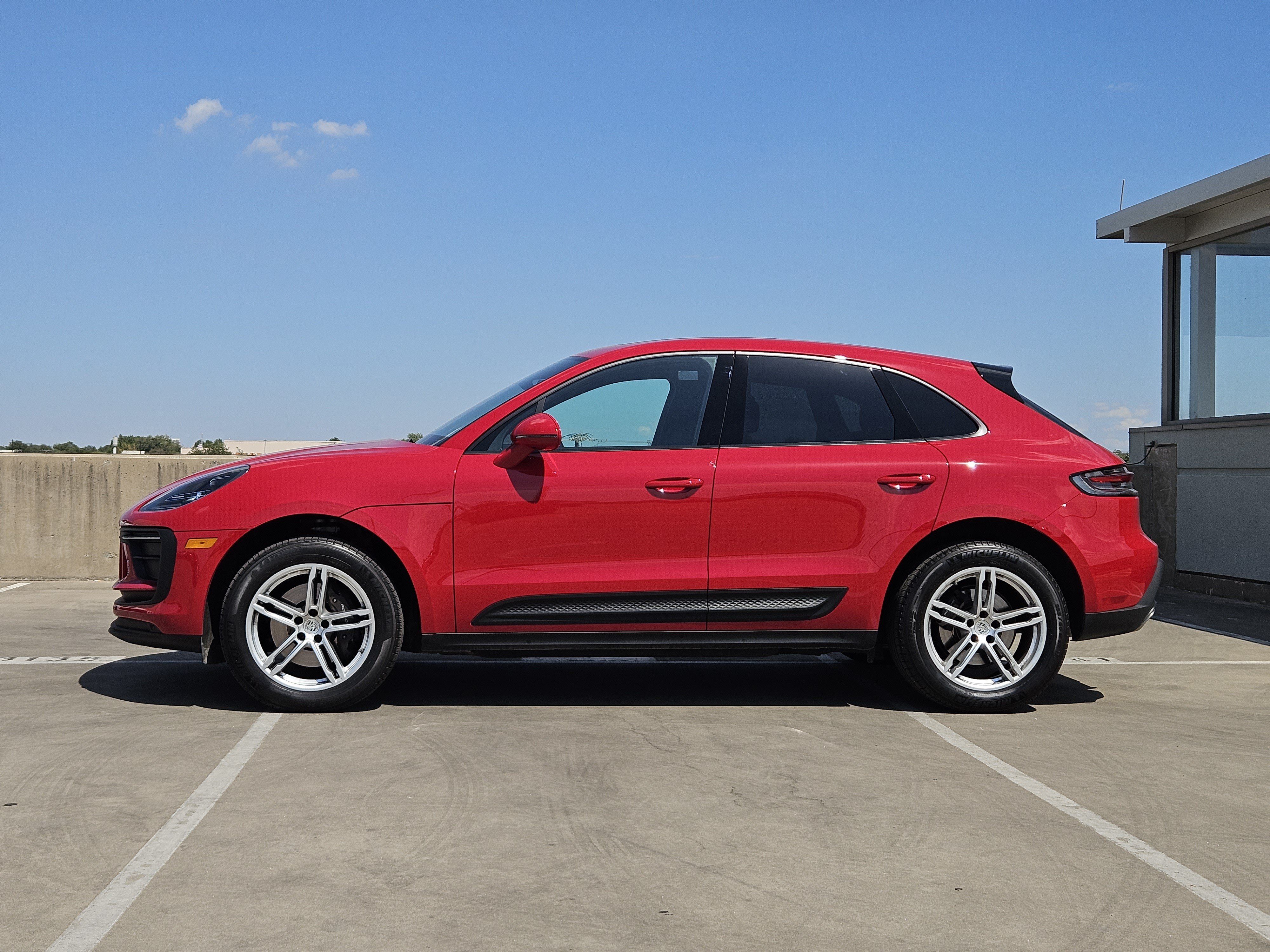 Certified 2026 Porsche Macan AWD/4WD image 2