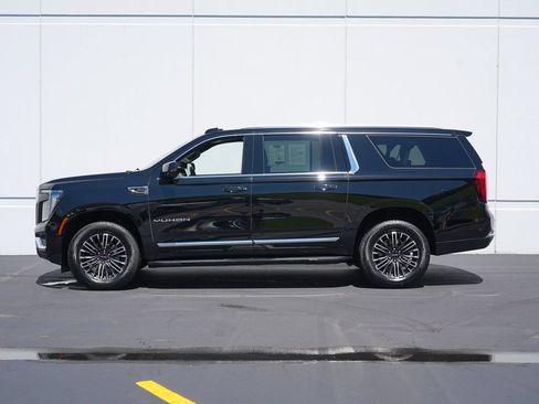 Used 2025 GMC Yukon XL Elevation w/ Elevation Premium Package AWD/4WD image 6