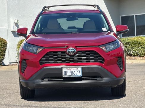 Used 2020 Toyota RAV4 LE w/ Carpet Mat Package FWD image 10