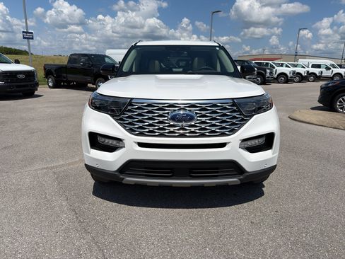 Used 2023 Ford Explorer Platinum w/ Technology Package AWD/4WD image 2