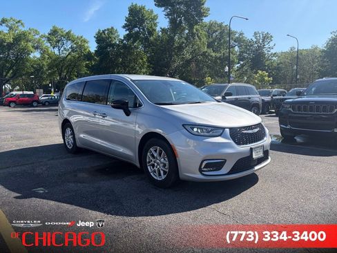 Certified 2024 Chrysler Pacifica Touring-L FWD image 1