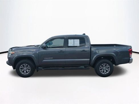 Used 2017 Toyota Tacoma SR5 w/ Tow Package RWD image 8