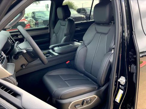 New 2026 Jeep Grand Wagoneer Limited AWD/4WD image 9