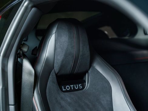 Used 2025 Lotus Emira RWD image 75