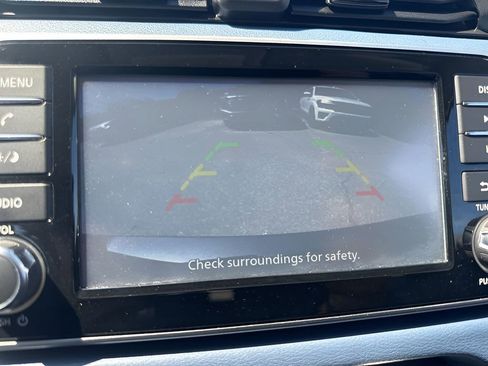 Used 2025 Nissan Versa SV image 15