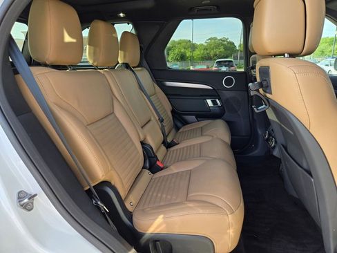 Used 2024 Land Rover Discovery Dynamic SE image 21