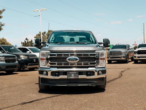 Used 2025 Ford F250 XLT AWD/4WD image 2