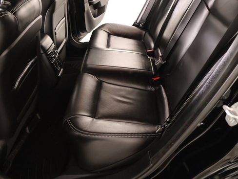 Used 2023 Chrysler 300 S w/ Comfort Group RWD image 13