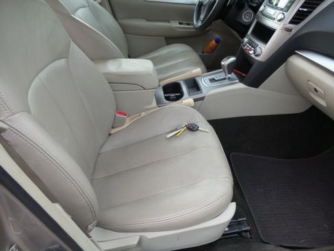 Used 2014 Subaru Outback 2.5i AWD/4WD image 18