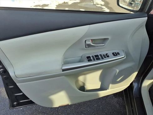 Used 2013 Toyota Prius V Two image 12