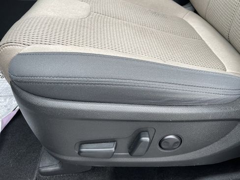 Used 2022 Hyundai Santa Fe SEL w/ Cargo Package image 10