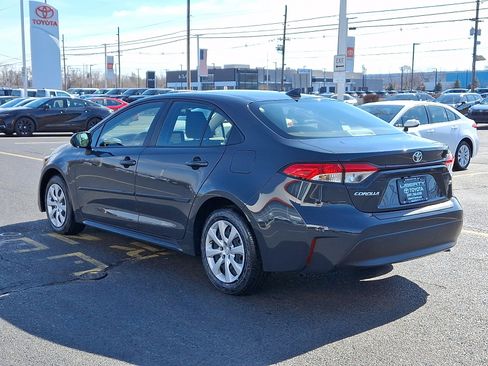 Used 2023 Toyota Corolla LE image 4