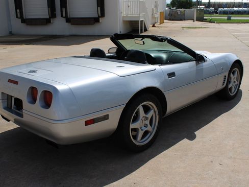 Used 1996 Chevrolet Corvette Convertible RWD image 23