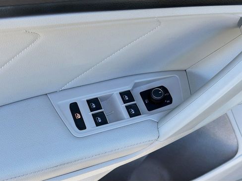 Used 2022 Volkswagen Tiguan SE image 25