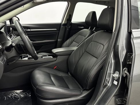 Used 2024 Nissan Altima 2.5 SR w/ SR Premium Package image 16