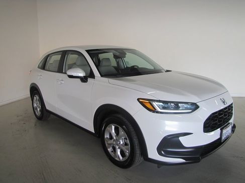 Certified 2025 Honda HR-V LX image 27