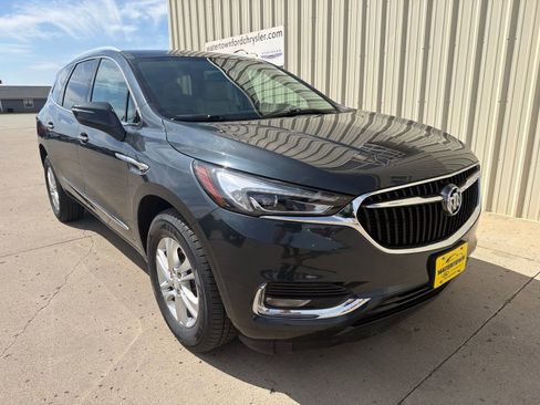 Used 2020 Buick Enclave Essence AWD/4WD image 2