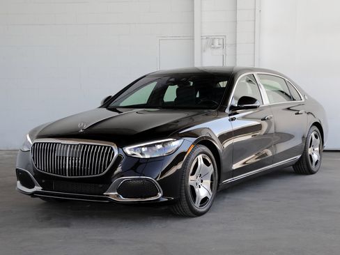 Used 2026 Mercedes-Benz Maybach S 580 4MATIC image 4