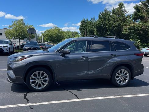 Used 2023 Toyota Highlander Limited AWD/4WD image 7