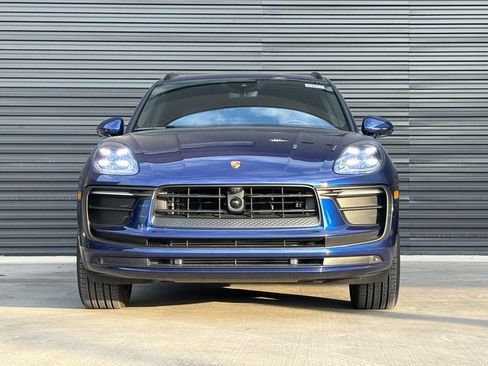 Certified 2025 Porsche Macan image 10