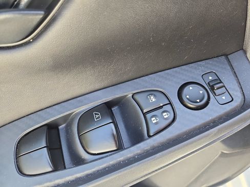 Used 2025 Nissan Sentra S FWD image 17