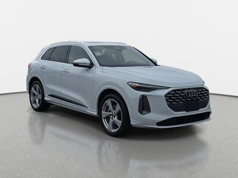 New 2025 Audi Q5 Prestige image 3