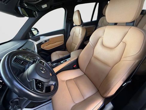 Used 2018 Volvo XC90 T5 Momentum w/ Convenience Package AWD/4WD image 13