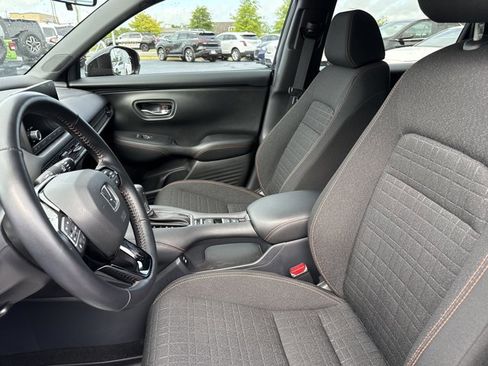 Used 2025 Honda HR-V Sport image 5