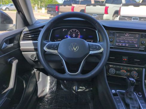 Used 2024 Volkswagen Jetta SE w/ Panoramic Sunroof Package FWD image 15