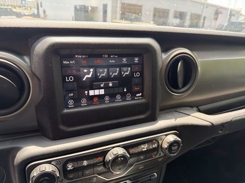 Used 2021 Jeep Gladiator Sport AWD/4WD image 15