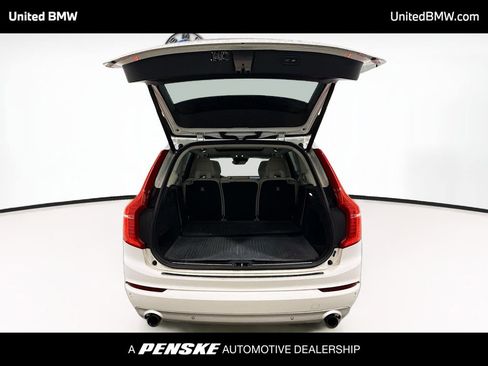 Used 2019 Volvo XC90 T5 Momentum w/ Protection Package Premier image 13