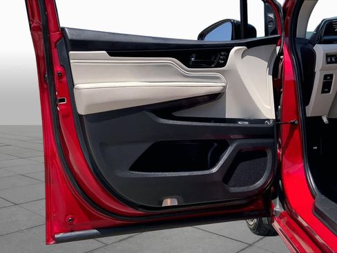 Used 2025 Honda Odyssey Elite image 21