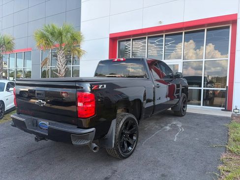 Used 2017 Chevrolet Silverado 1500 Custom w/ Custom Convenience Package AWD/4WD image 4