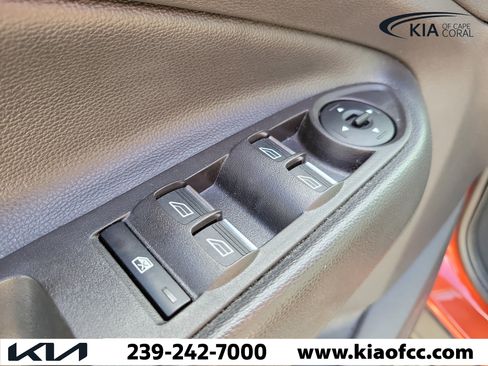 Used 2019 Ford Escape SE FWD image 22