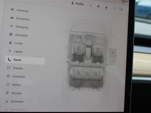 Used 2023 Tesla Model 3 Standard Range image 17