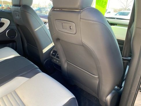 Used 2025 Land Rover Discovery Sport Dynamic SE image 34