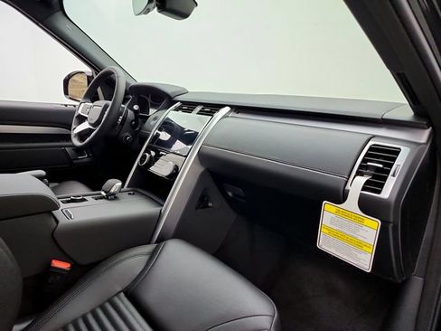 New 2026 Land Rover Discovery Dynamic SE AWD/4WD image 14