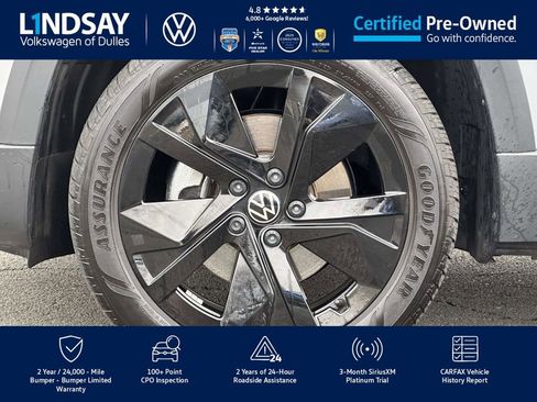 Certified 2025 Volkswagen Taos SE image 8