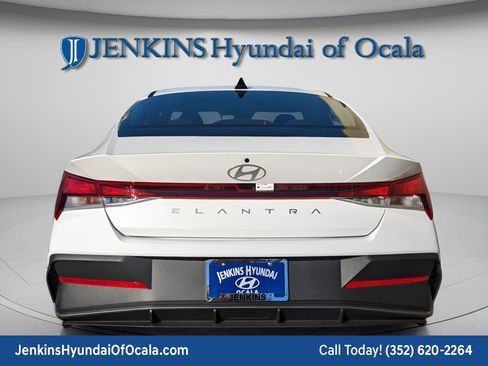 Certified 2025 Hyundai Elantra Sport w/ Cargo Package FWD image 4