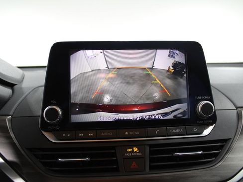 Used 2024 Nissan Altima 2.5 SV image 35