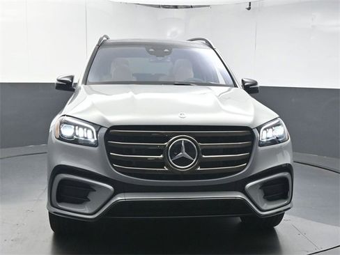 New 2026 Mercedes-Benz GLS 580 4MATIC image 3