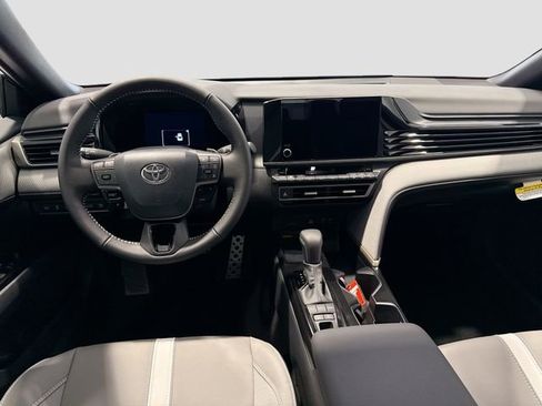 New 2026 Toyota Camry SE image 18