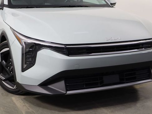 Used 2025 Kia K4 EX FWD image 43