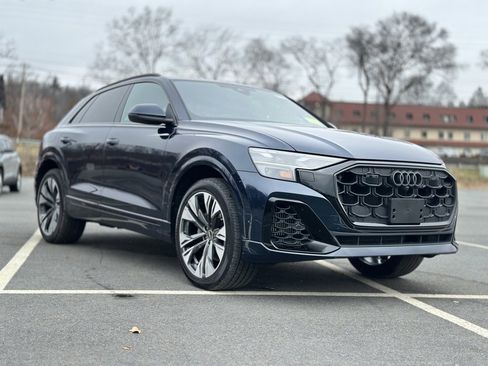 Used 2025 Audi Q8 Premium Plus image 9