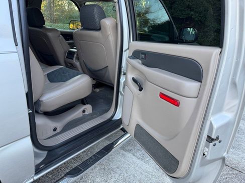 Used 2004 Chevrolet Avalanche Z66 w/ Preferred Equipment Group image 22